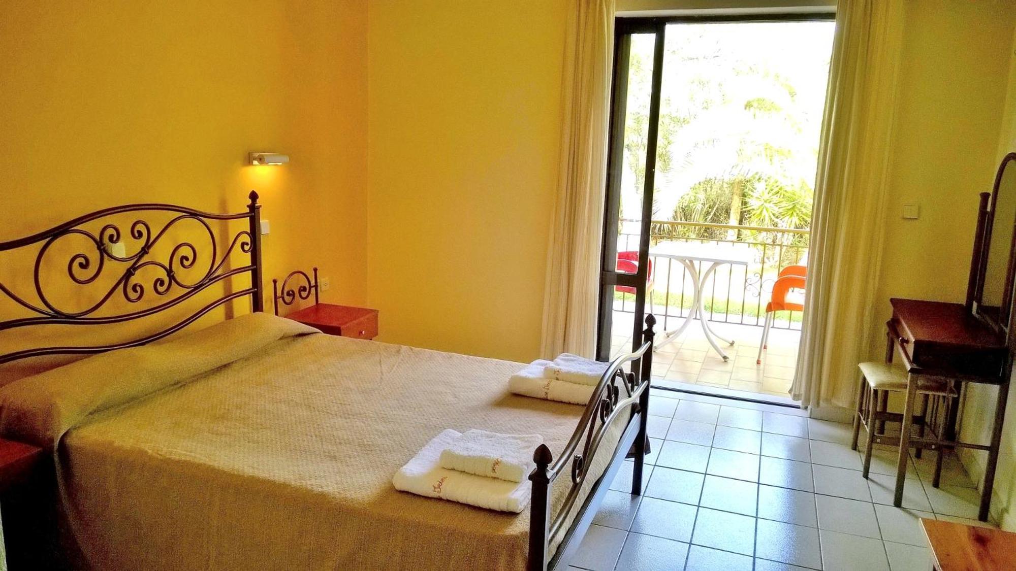 Irini Apartments And Studios Kavos Luaran gambar